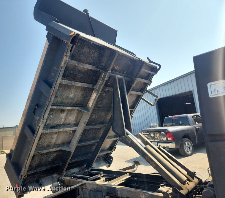 image for item LX9734 2008 Chevrolet C4500  dump truck