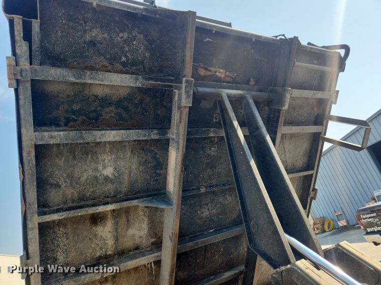 image for item LX9734 2008 Chevrolet C4500  dump truck