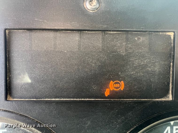 image for item LX9739 2004 Sterling L9500  fuel / lube truck