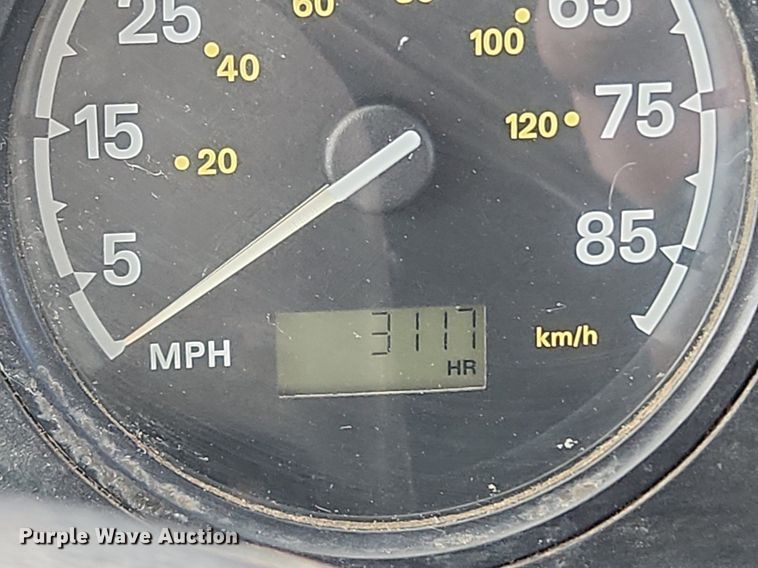 image for item LX9739 2004 Sterling L9500  fuel / lube truck