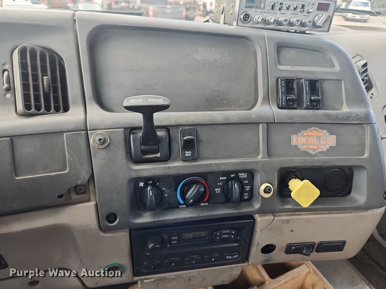 image for item LX9739 2004 Sterling L9500  fuel / lube truck