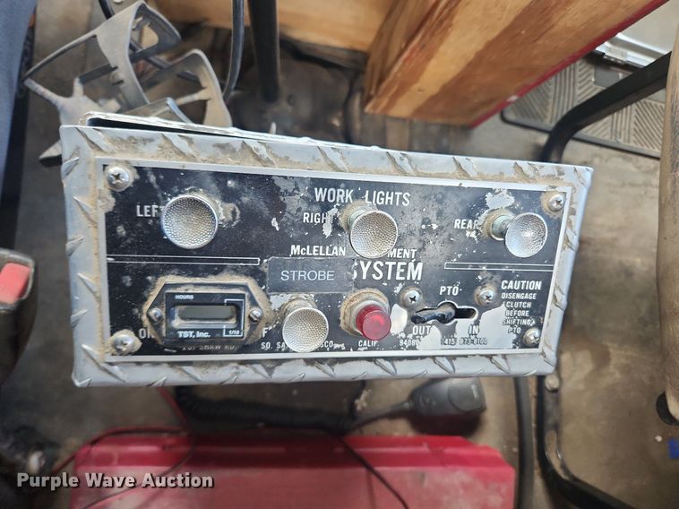 image for item LX9739 2004 Sterling L9500  fuel / lube truck