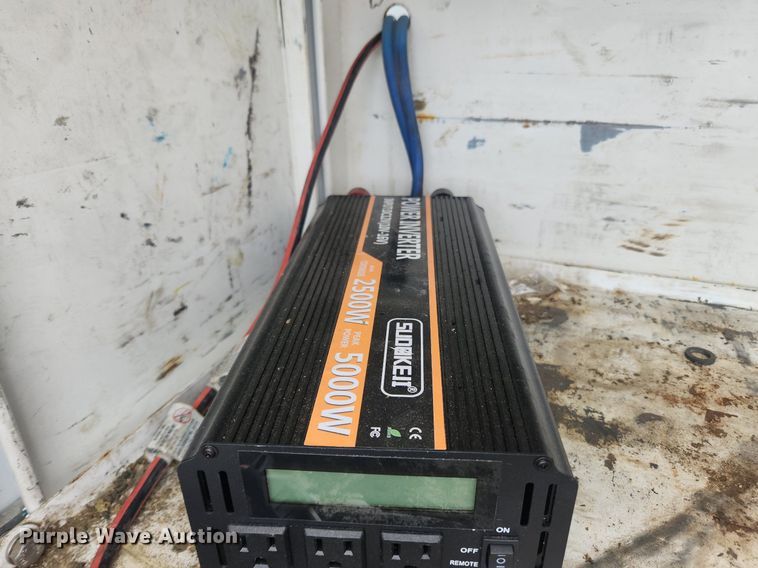 image for item LX9739 2004 Sterling L9500  fuel / lube truck