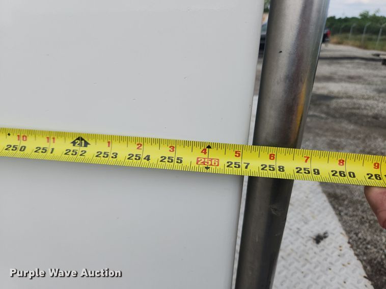 image for item LX9739 2004 Sterling L9500  fuel / lube truck