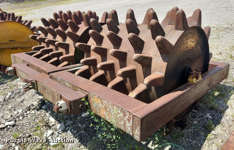 image for item LX9741 Double drum wedge foot roller