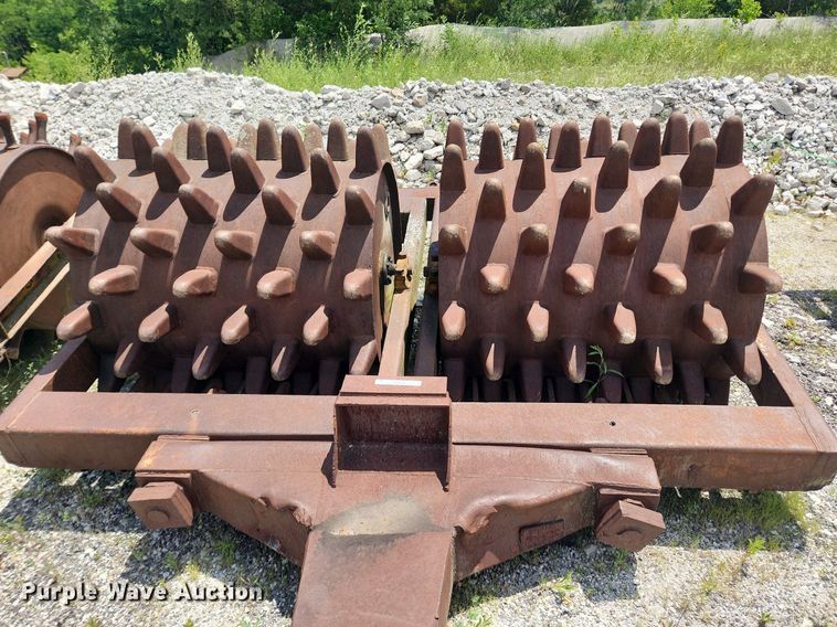 image for item LX9741 Double drum wedge foot roller