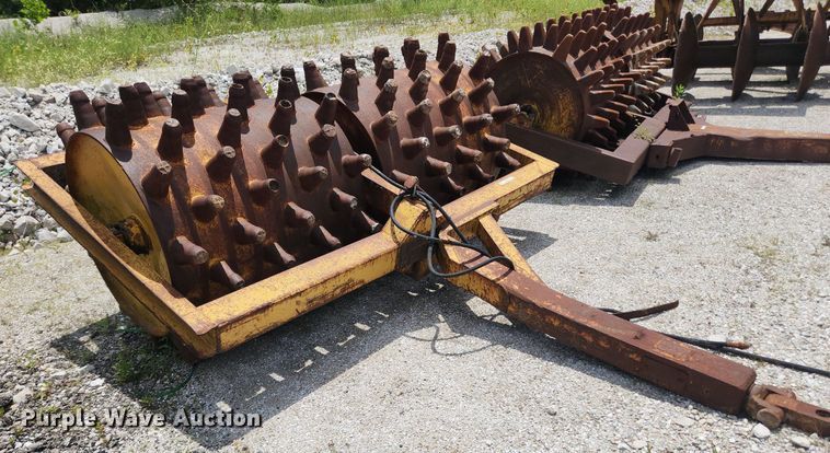 image for item LX9742 Double drum sheepsfoot roller