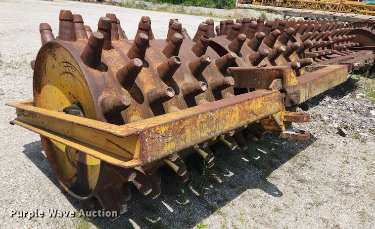 image for item LX9742 Double drum sheepsfoot roller