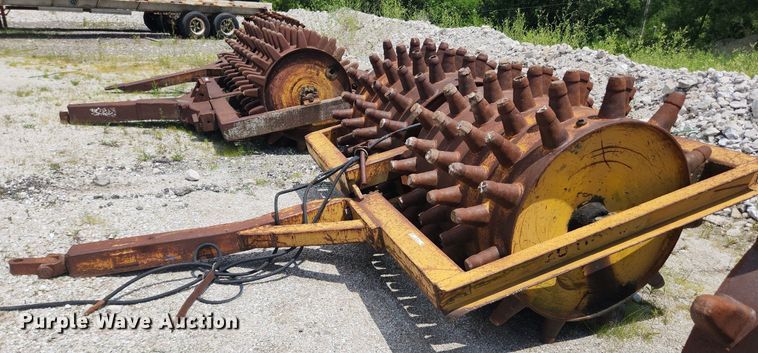 image for item LX9742 Double drum sheepsfoot roller