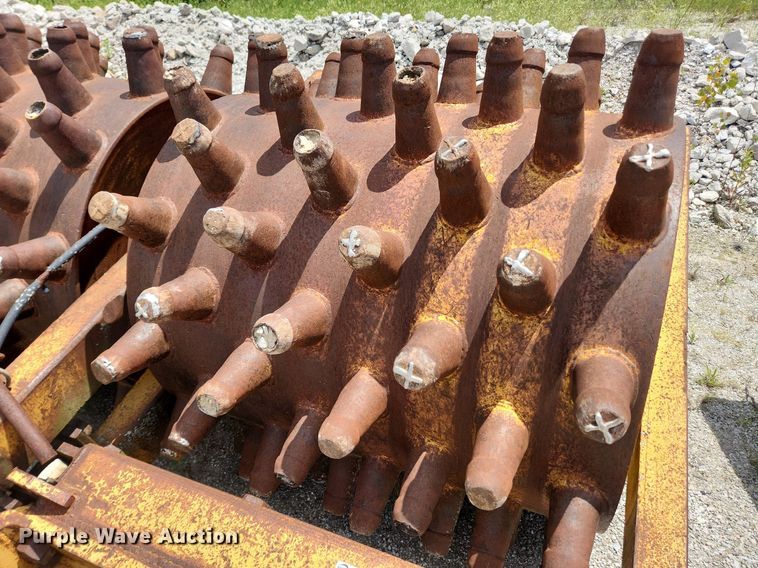 image for item LX9742 Double drum sheepsfoot roller