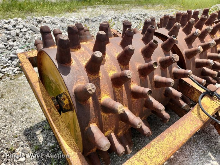 image for item LX9742 Double drum sheepsfoot roller