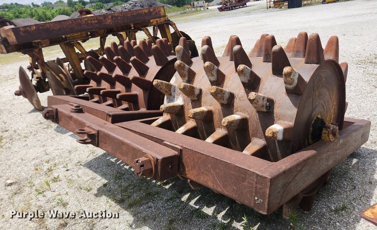 image for item LX9743 American Steel Works  double drum wedge foot roller