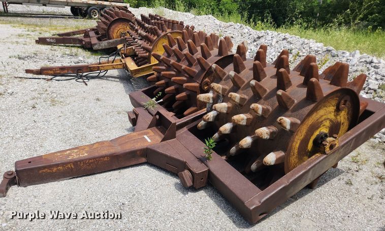 image for item LX9743 American Steel Works  double drum wedge foot roller