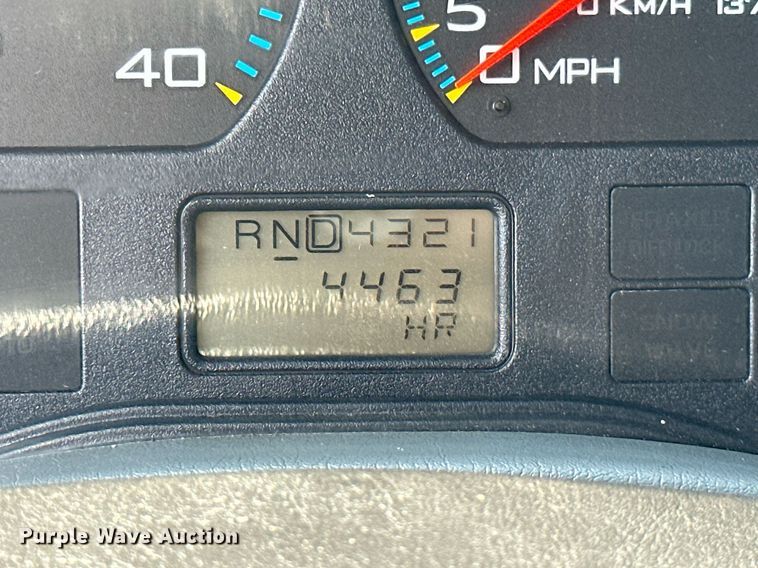 image for item MB9537 2006 International 4400  digger derrick truck