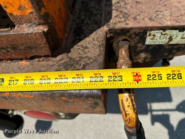 image for item MB9541 1995 Ford F800  utility / service truck