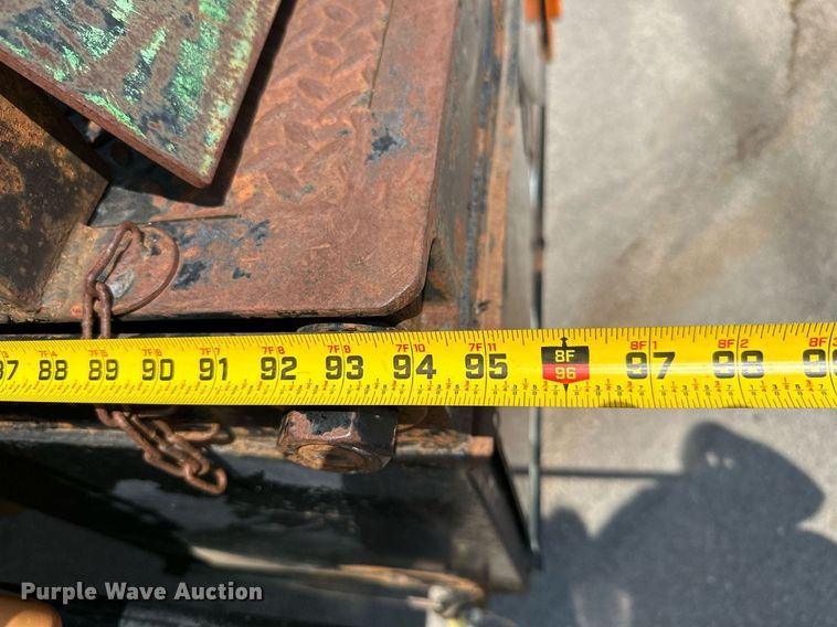 image for item MB9541 1995 Ford F800  utility / service truck