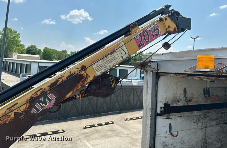 image for item MB9541 1995 Ford F800  utility / service truck