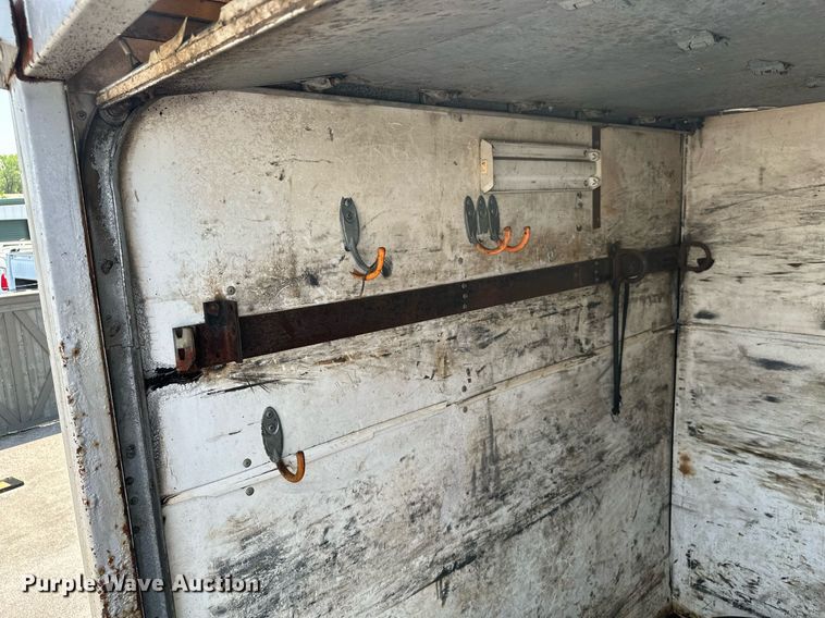 image for item MB9541 1995 Ford F800  utility / service truck