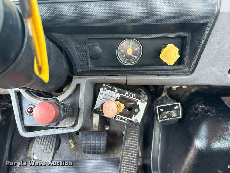 image for item MB9541 1995 Ford F800  utility / service truck