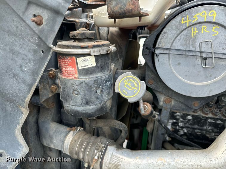 image for item MB9541 1995 Ford F800  utility / service truck