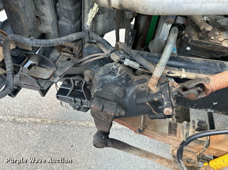 image for item MB9541 1995 Ford F800  utility / service truck