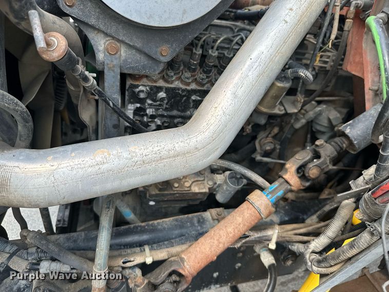 image for item MB9541 1995 Ford F800  utility / service truck