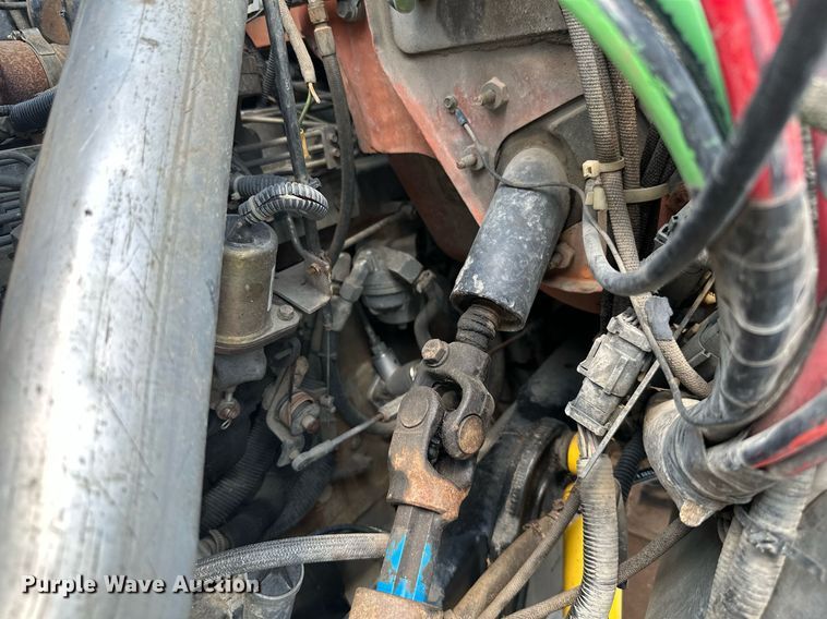 image for item MB9541 1995 Ford F800  utility / service truck