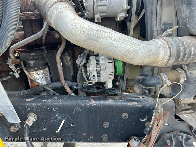 image for item MB9541 1995 Ford F800  utility / service truck