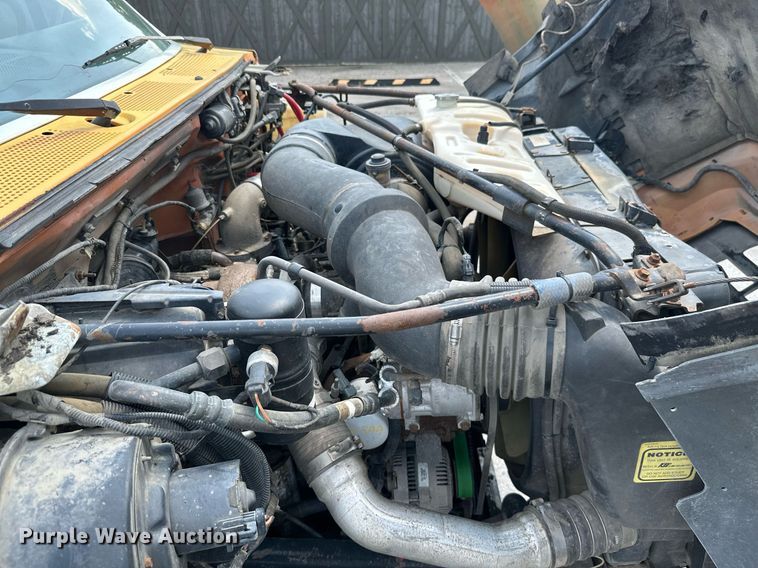 image for item MB9541 1995 Ford F800  utility / service truck