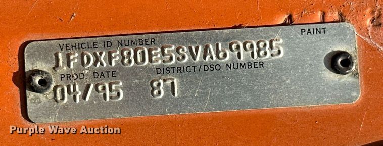 image for item MB9541 1995 Ford F800  utility / service truck