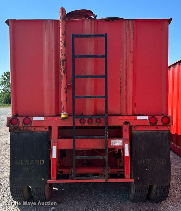 image for item MB9545 2008 Menard  frac tank trailer