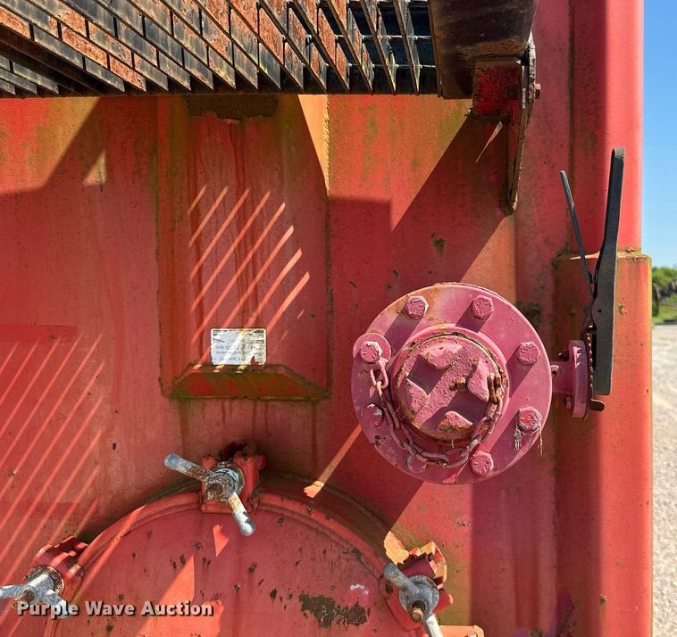 image for item MB9545 2008 Menard  frac tank trailer