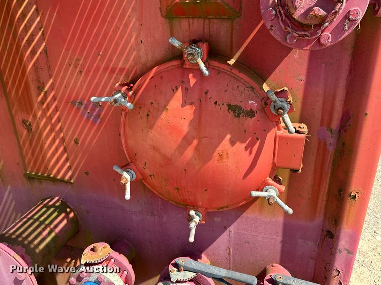 image for item MB9545 2008 Menard  frac tank trailer