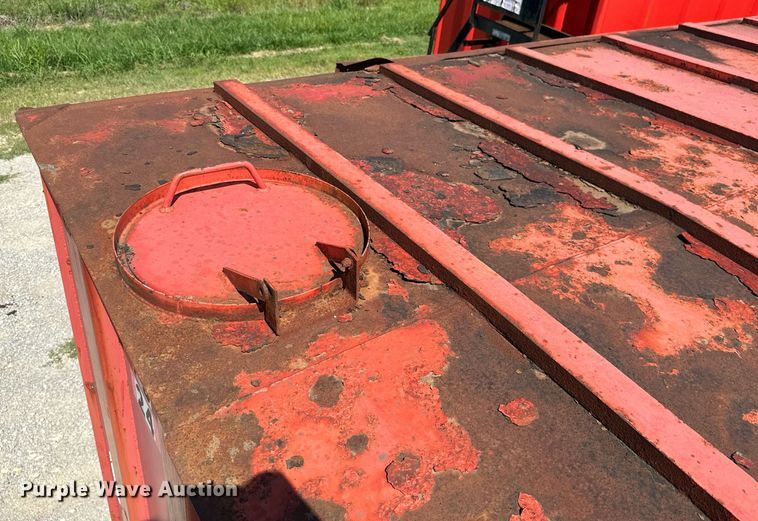 image for item MB9545 2008 Menard  frac tank trailer