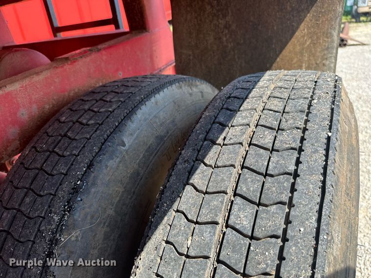 image for item MB9545 2008 Menard  frac tank trailer