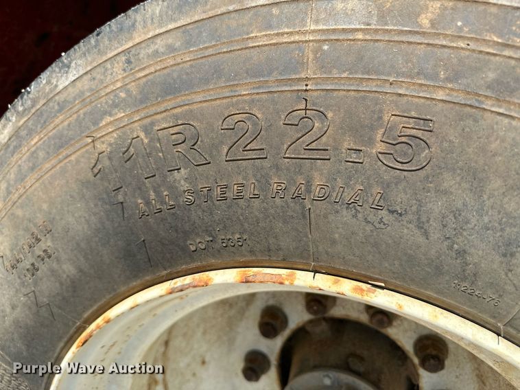 image for item MB9545 2008 Menard  frac tank trailer