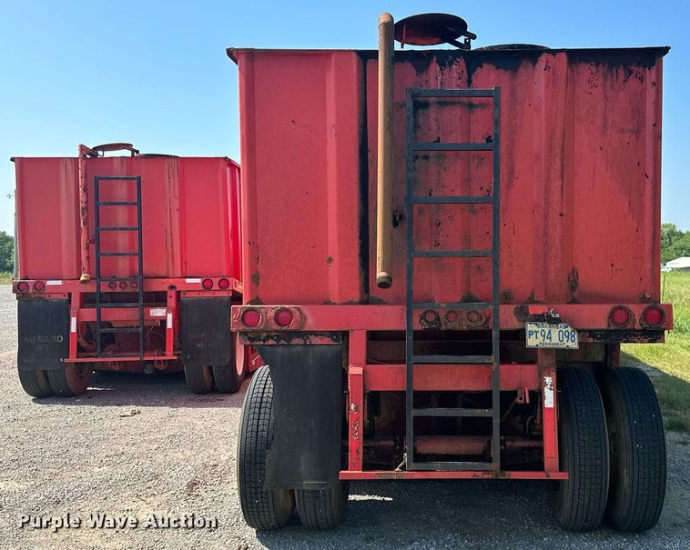 image for item MB9546 2008 Menard  frac tank trailer