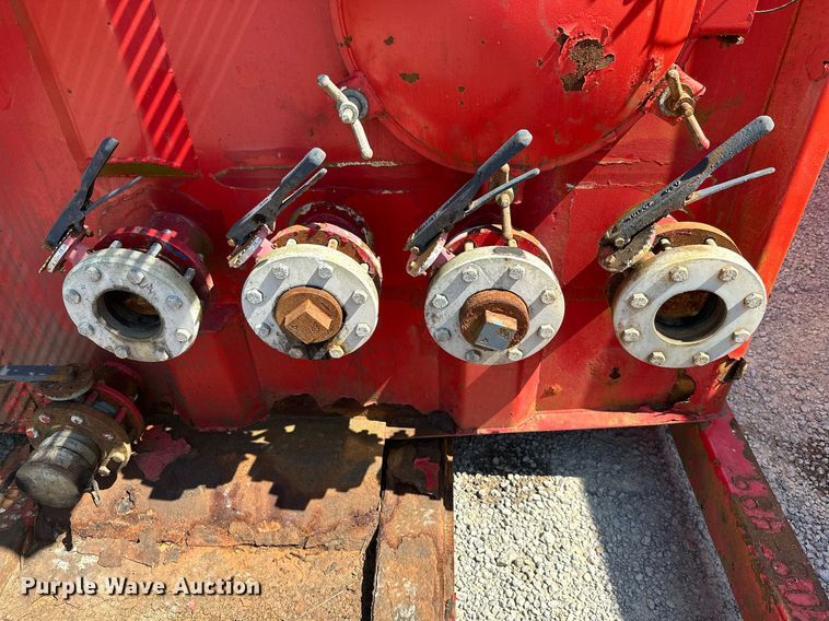 image for item MB9546 2008 Menard  frac tank trailer