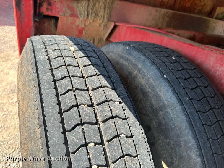 image for item MB9546 2008 Menard  frac tank trailer