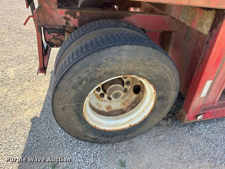 image for item MB9546 2008 Menard  frac tank trailer