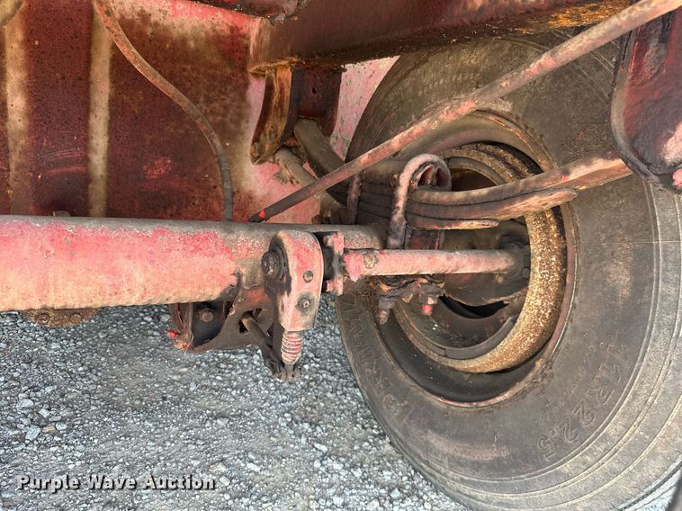 image for item MB9546 2008 Menard  frac tank trailer