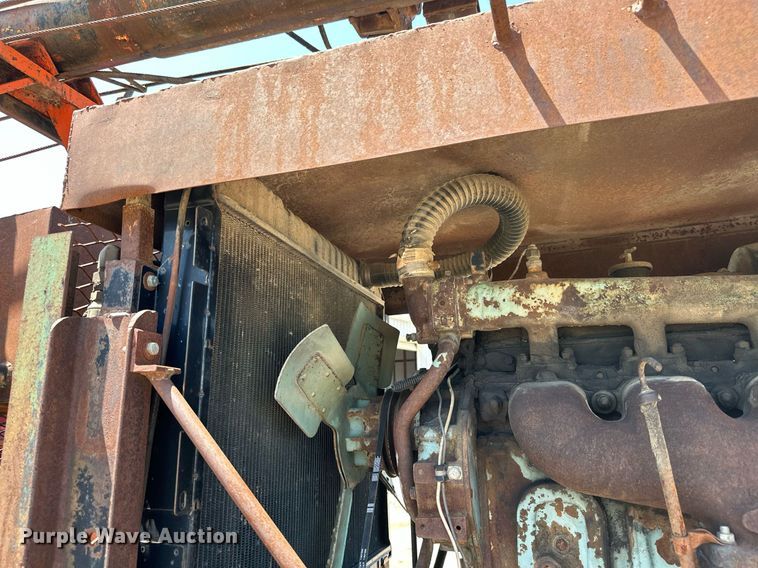 image for item MB9576 1993 International 8100  drilling rig truck