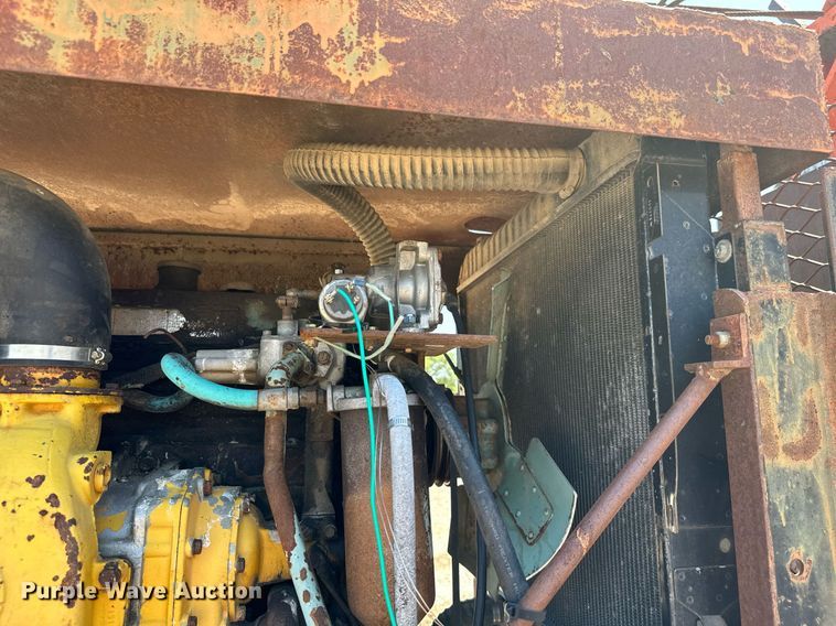 image for item MB9576 1993 International 8100  drilling rig truck