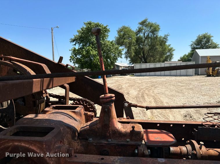 image for item MB9576 1993 International 8100  drilling rig truck