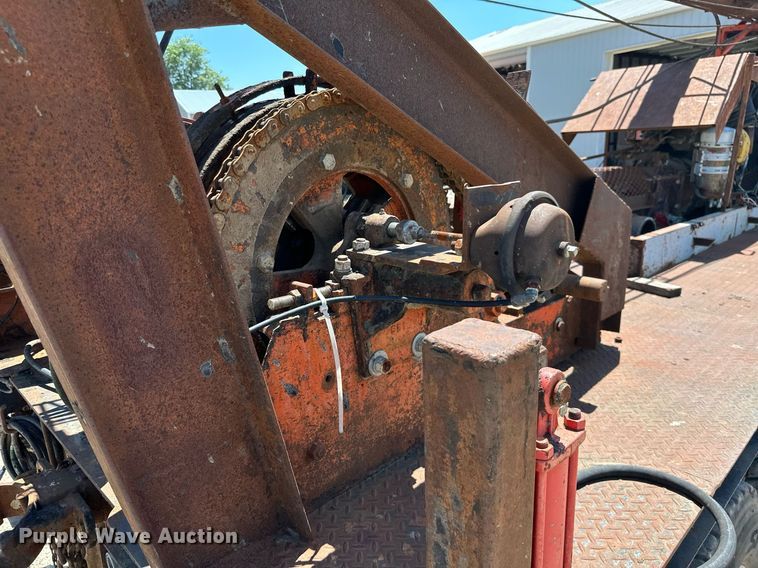 image for item MB9576 1993 International 8100  drilling rig truck