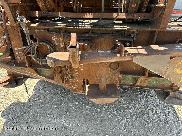 image for item MB9576 1993 International 8100  drilling rig truck