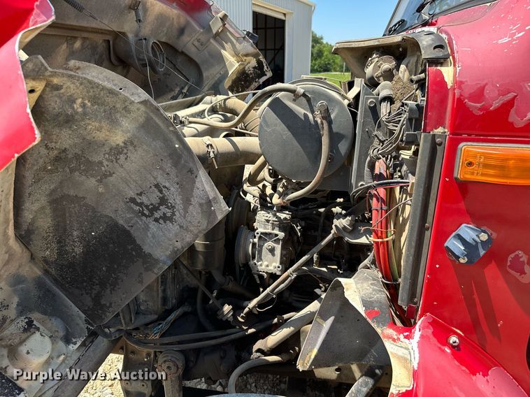 image for item MB9576 1993 International 8100  drilling rig truck