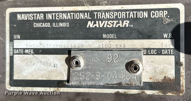 image for item MB9576 1993 International 8100  drilling rig truck