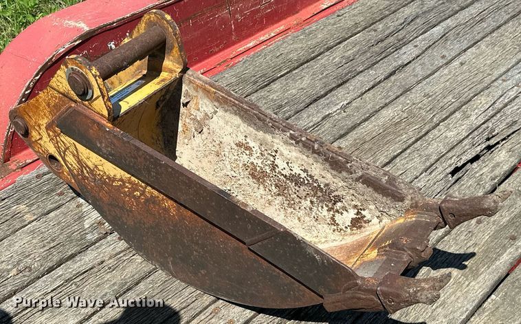 image for item MB9578 12"W backhoe bucket