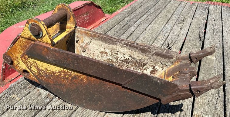 image for item MB9578 12"W backhoe bucket